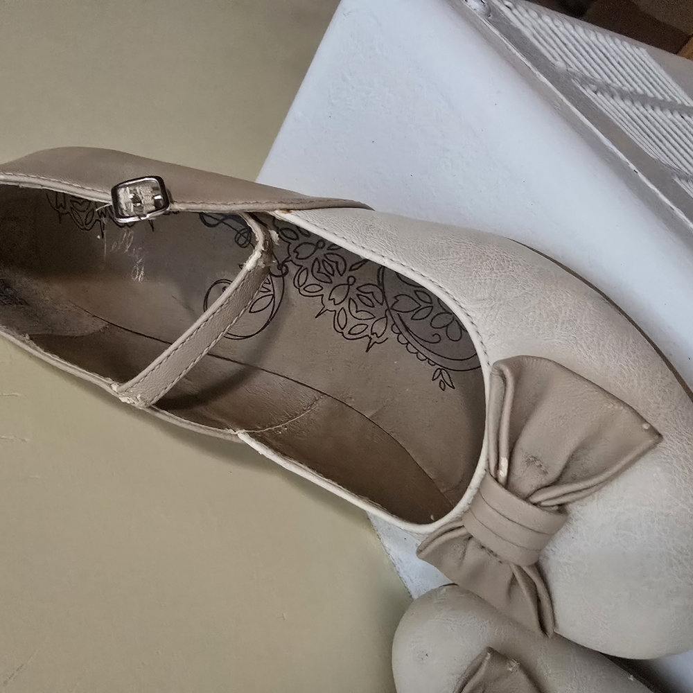 Jellypop Cream Flats with Bow Detail